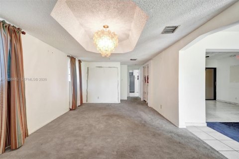 Villa ou maison à vendre à West Park, Floride: 5 chambres, 272.58 m2 № 2397415 - photo 13