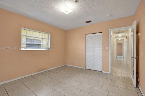 Villa ou maison à vendre à West Park, Floride: 5 chambres, 272.58 m2 № 2397415 - photo 29
