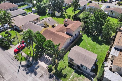Villa ou maison à vendre à West Park, Floride: 5 chambres, 272.58 m2 № 2397415 - photo 5