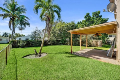 Villa ou maison à vendre à West Park, Floride: 5 chambres, 272.58 m2 № 2397415 - photo 7
