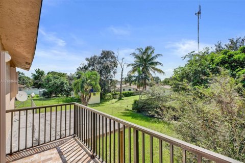 Villa ou maison à vendre à West Park, Floride: 5 chambres, 272.58 m2 № 2397415 - photo 10