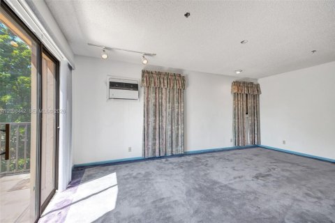 Villa ou maison à vendre à West Park, Floride: 5 chambres, 272.58 m2 № 2397415 - photo 24