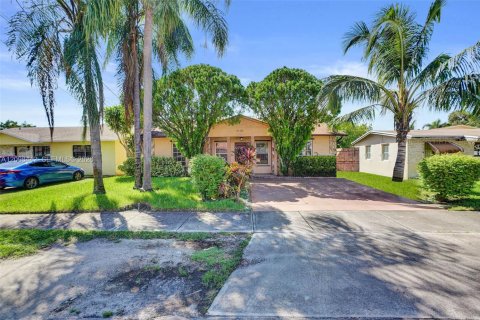 Villa ou maison à West Park, Floride 5 chambres, 272.58 m2 № 2397415
