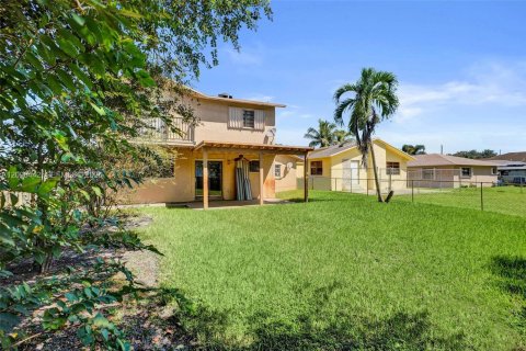 Villa ou maison à vendre à West Park, Floride: 5 chambres, 272.58 m2 № 2397415 - photo 8