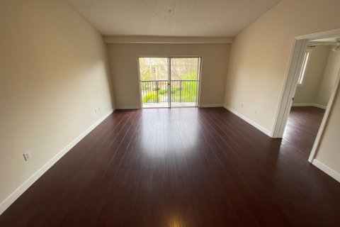 Condo in Royal Palm Beach, Florida, 2 bedrooms № 2191869 - photo 4