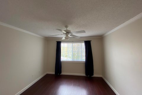 Condo in Royal Palm Beach, Florida, 2 bedrooms № 2191869 - photo 6