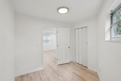House in Tampa, Florida 5 bedrooms, 158.68 sq.m. № 1866841 - photo 17