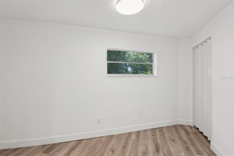 House in Tampa, Florida 5 bedrooms, 158.68 sq.m. № 1866841 - photo 25
