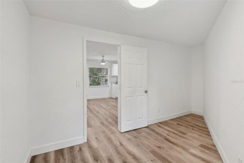 House in Tampa, Florida 5 bedrooms, 158.68 sq.m. № 1866841 - photo 26