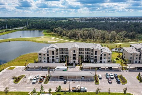 Condo in Bradenton, Florida, 2 bedrooms in LAKEWOOD NATIONAL  № 1371195 - photo 4