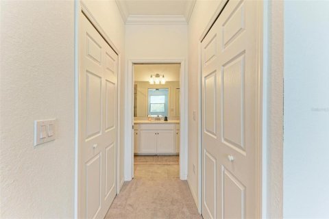 Condo in Bradenton, Florida, 2 bedrooms in LAKEWOOD NATIONAL  № 1371195 - photo 27