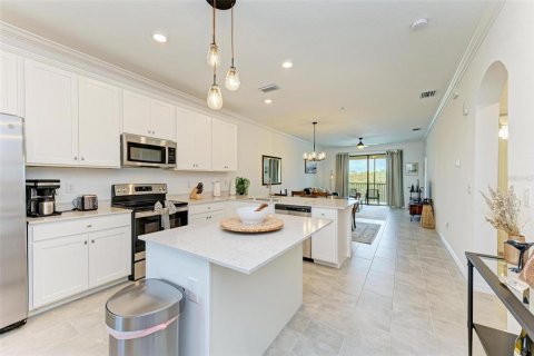 Condo in Bradenton, Florida, 2 bedrooms in LAKEWOOD NATIONAL  № 1371195 - photo 11