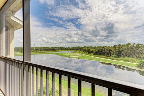 Condo in Bradenton, Florida, 2 bedrooms in LAKEWOOD NATIONAL  № 1371195 - photo 22