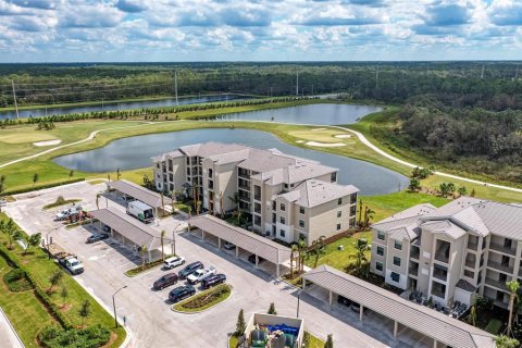 Condo in Bradenton, Florida, 2 bedrooms in LAKEWOOD NATIONAL  № 1371195 - photo 10