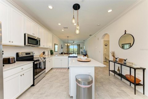 Condo in Bradenton, Florida, 2 bedrooms in LAKEWOOD NATIONAL  № 1371195 - photo 13