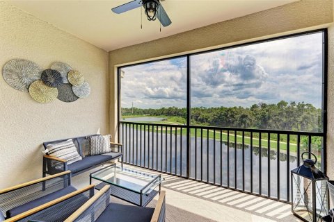 Condo in Bradenton, Florida, 2 bedrooms in LAKEWOOD NATIONAL  № 1371195 - photo 20
