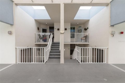 Copropriété à louer à Saint Petersburg, Floride: 2 chambres, 116.59 m2 № 2097546 - photo 2