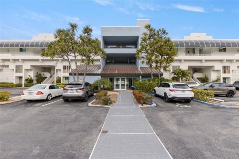 Condo à Saint Petersburg, Floride, 2 chambres № 2097546