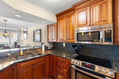 Copropriété à louer à Saint Petersburg, Floride: 2 chambres, 116.59 m2 № 2097546 - photo 7