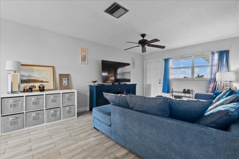 Condo in Deerfield Beach, Florida, 2 bedrooms  № 2178212 - photo 5