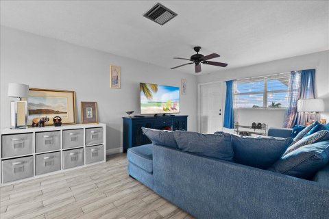 Condo in Deerfield Beach, Florida, 2 bedrooms  № 2178212 - photo 6
