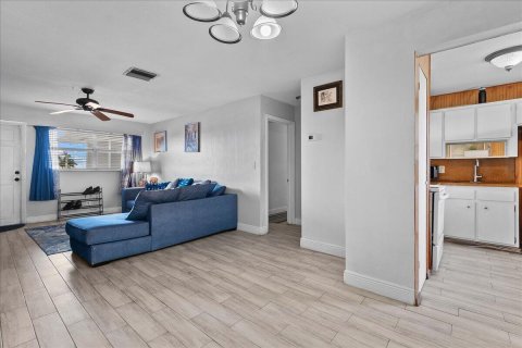 Condo in Deerfield Beach, Florida, 2 bedrooms  № 2178212 - photo 8