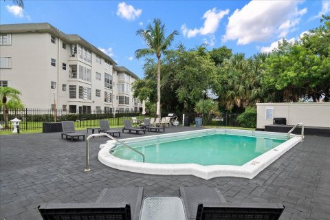 Condo in Deerfield Beach, Florida, 2 bedrooms  № 2178212 - photo 22