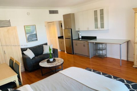 Condo in Coral Gables, Florida  № 1890548 - photo 7