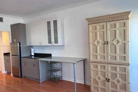 Condo in Coral Gables, Florida  № 1890548 - photo 3