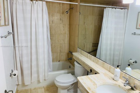 Condo in Coral Gables, Florida  № 1890548 - photo 6