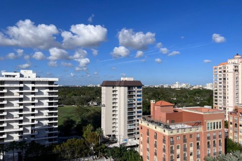 Condo in Coral Gables, Florida  № 1890548 - photo 11