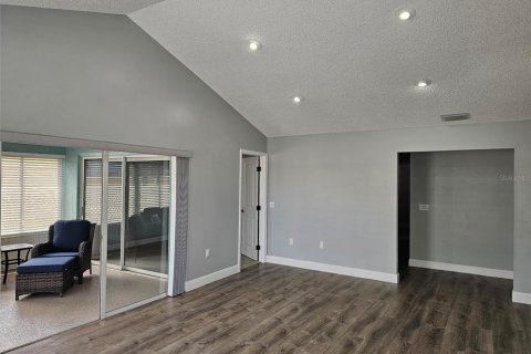 Villa ou maison à louer à Bradenton, Floride: 3 chambres, 108.88 m2 № 2215125 - photo 6