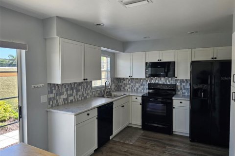 Villa ou maison à louer à Bradenton, Floride: 3 chambres, 108.88 m2 № 2215125 - photo 8