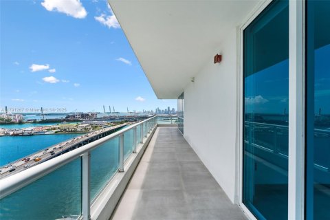 Condominio en venta en Miami Beach, Florida, 2 dormitorios, 116.69 m2 № 1695584 - foto 25