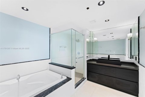 Condominio en venta en Miami Beach, Florida, 2 dormitorios, 116.69 m2 № 1695584 - foto 17