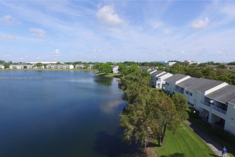 Condominio en venta en Oakland Park, Florida, 2 dormitorios, 94.76 m2 № 1892925 - foto 29