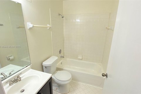 Condominio en venta en Oakland Park, Florida, 2 dormitorios, 94.76 m2 № 1892925 - foto 24