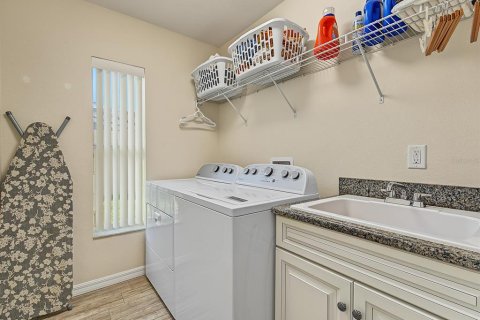 Casa en venta en Spring Hill, Florida, 3 dormitorios, 222.41 m2 № 2427227 - foto 30