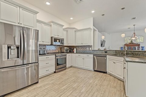 Casa en venta en Spring Hill, Florida, 3 dormitorios, 222.41 m2 № 2427227 - foto 6