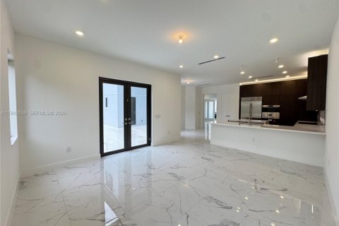 Снять в аренду виллу или дом в Майами, Флорида 5 спален, 381.36м2, № 2004991 - фото 20