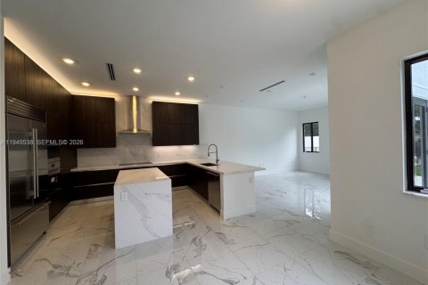 Снять в аренду виллу или дом в Майами, Флорида 5 спален, 381.36м2, № 2004991 - фото 12