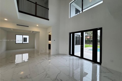 Снять в аренду виллу или дом в Майами, Флорида 5 спален, 381.36м2, № 2004991 - фото 10