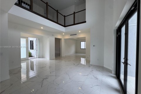 Снять в аренду виллу или дом в Майами, Флорида 5 спален, 381.36м2, № 2004991 - фото 9