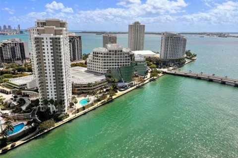 Condo in Miami, Florida, 3 bedrooms  № 1950824 - photo 2