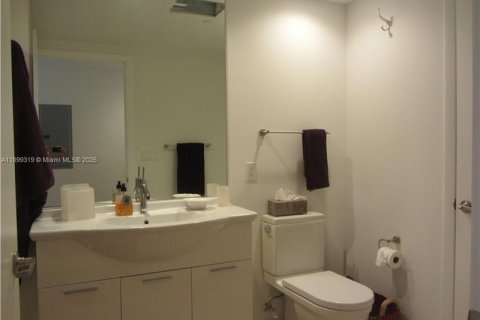 Condo in Miami, Florida, 3 bedrooms  № 1950824 - photo 29