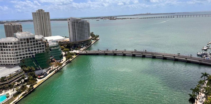 Condo in Miami, Florida, 3 bedrooms № 1950824