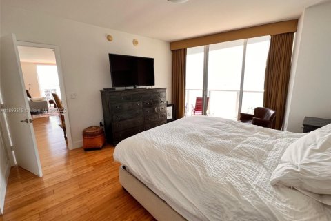 Condo in Miami, Florida, 3 bedrooms  № 1950824 - photo 17