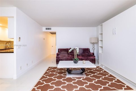 Купить кондоминиум в Бока-Ратон, Флорида 2 спальни, 79.99м2, № 1987139 - фото 9