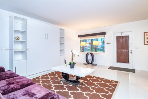 Купить кондоминиум в Бока-Ратон, Флорида 2 спальни, 79.99м2, № 1987139 - фото 8