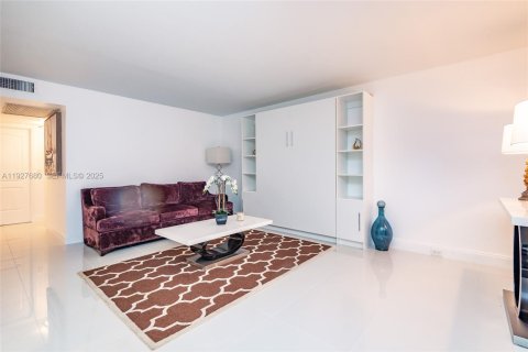 Купить кондоминиум в Бока-Ратон, Флорида 2 спальни, 79.99м2, № 1987139 - фото 5